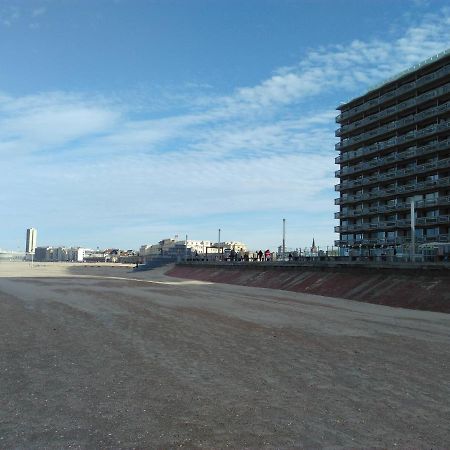 Appartamento Residentie Aldis Met Zeezicht Ostenda Esterno foto